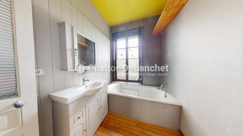 Maison - 200 m² - 8 pièces