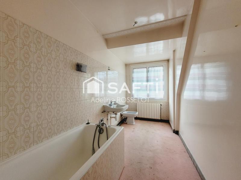 Maison - 220 m² - 10 pièces