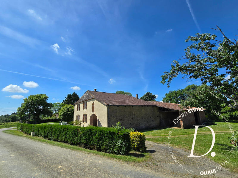 Maison ancienne - 227 m² - 8 pièces