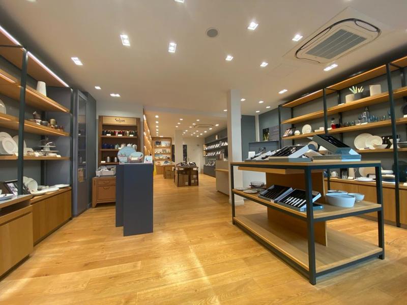 Local commercial - 136 m² - 4 pièces