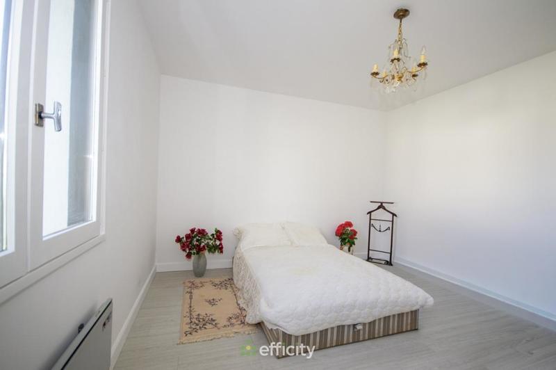 Maison traditionnelle - 230 m² - 6 pièces