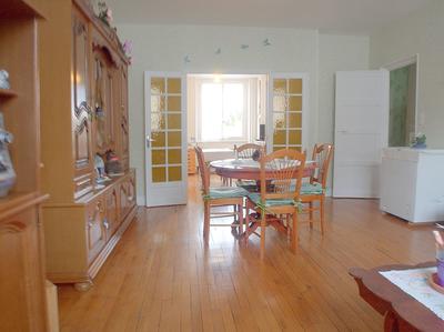 Maison - 200 m² - 7 pièces