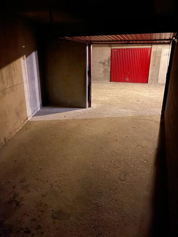 Parking / Garage - 15 m²