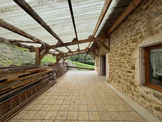 Maison - 268 m² - 13 pièces