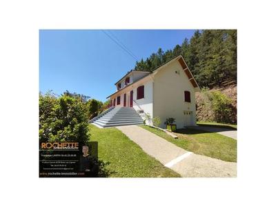 Maison traditionnelle - 128 m² - 7 pièces