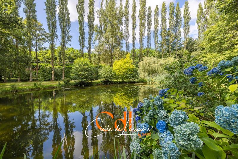 Maison - 223 m² - 8 pièces