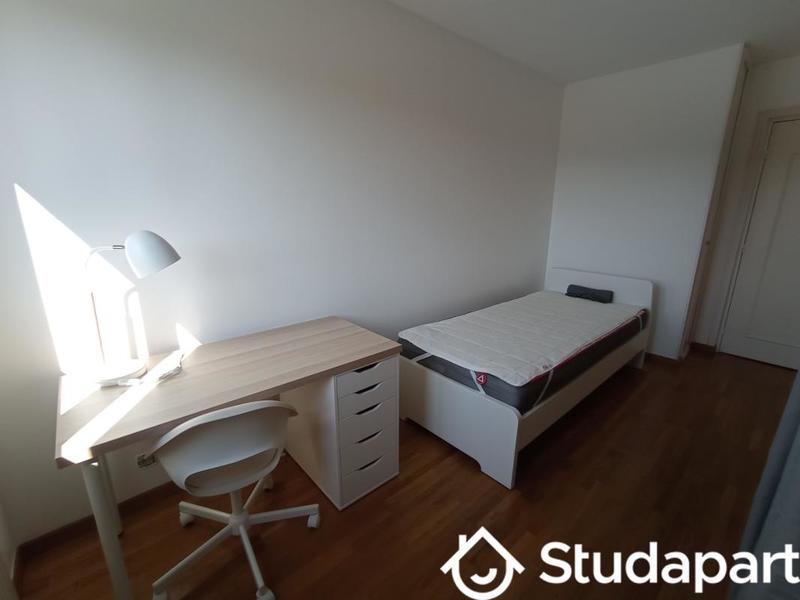 Chambre - 12 m² - 1 pièce