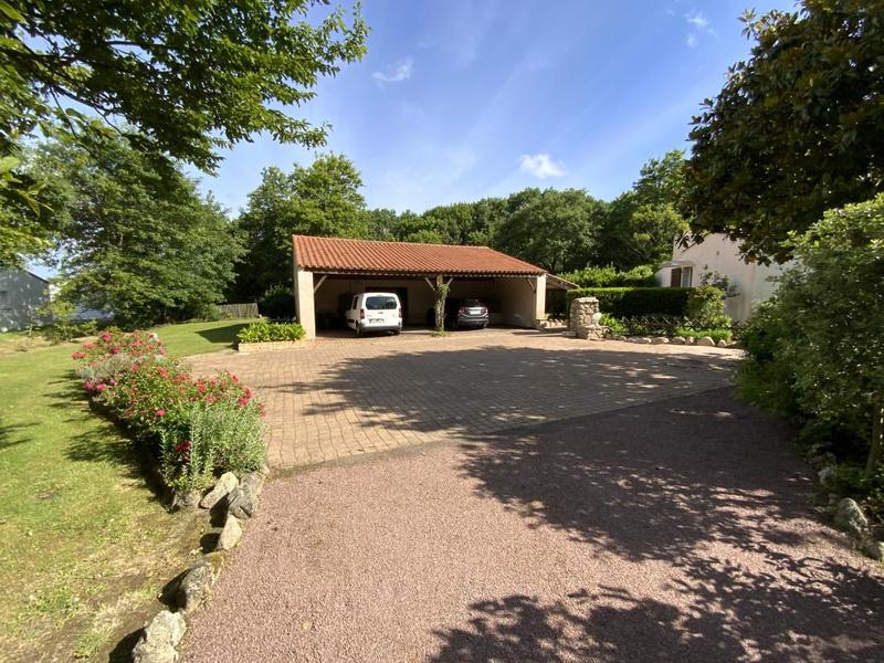 Pavillon - 262 m² - 7 pièces