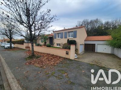 Maison - 120 m² - 6 pièces