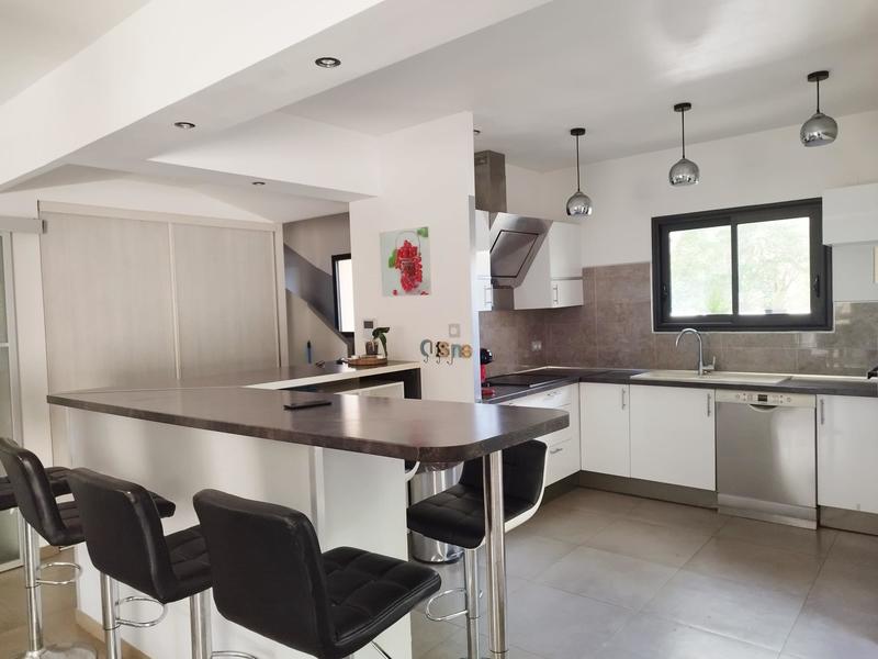 Maison contemporaine - 143 m² - 5 pièces