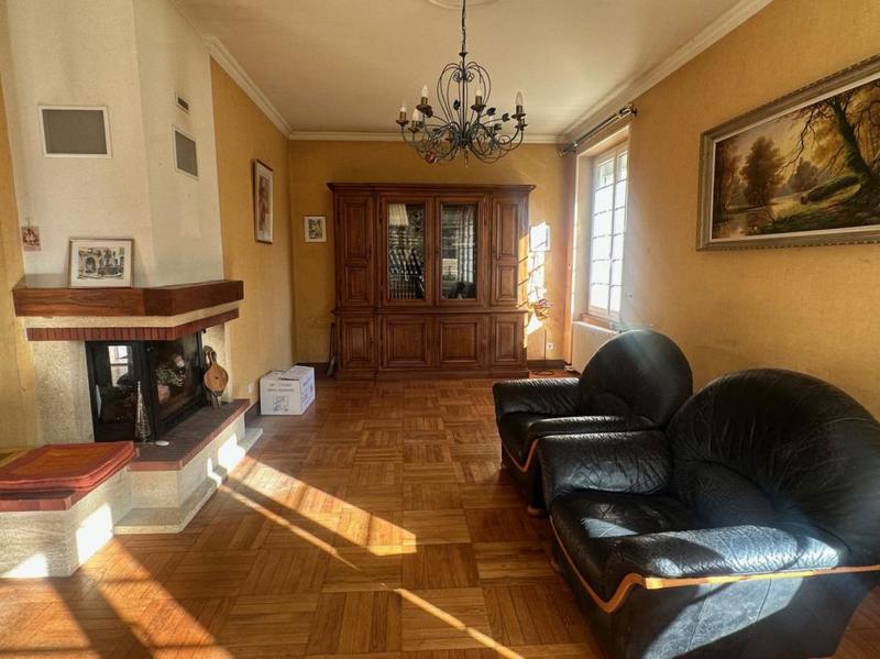 Maison - 137 m² - 9 pièces