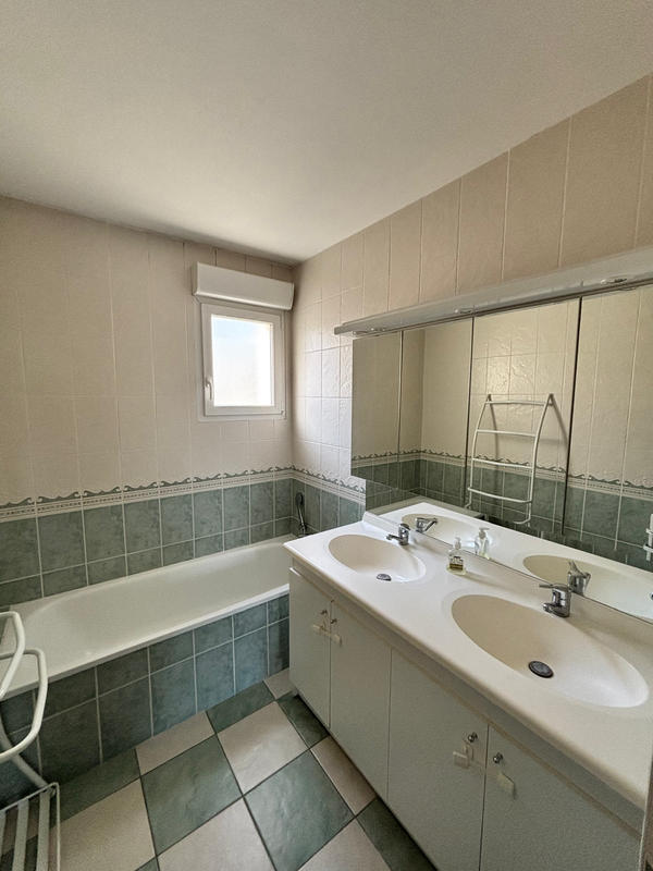 Maison - 120 m² - 9 pièces