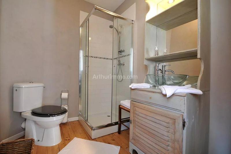 Maison - 742 m² - 12 pièces