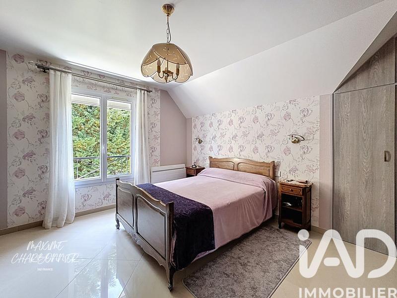 Maison - 186 m² - 8 pièces