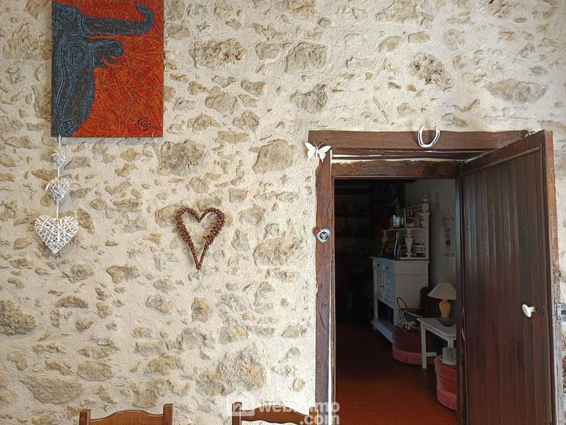 Maison - 240 m² - 8 pièces