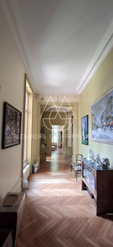 Château - 1 000 m² - 18 pièces