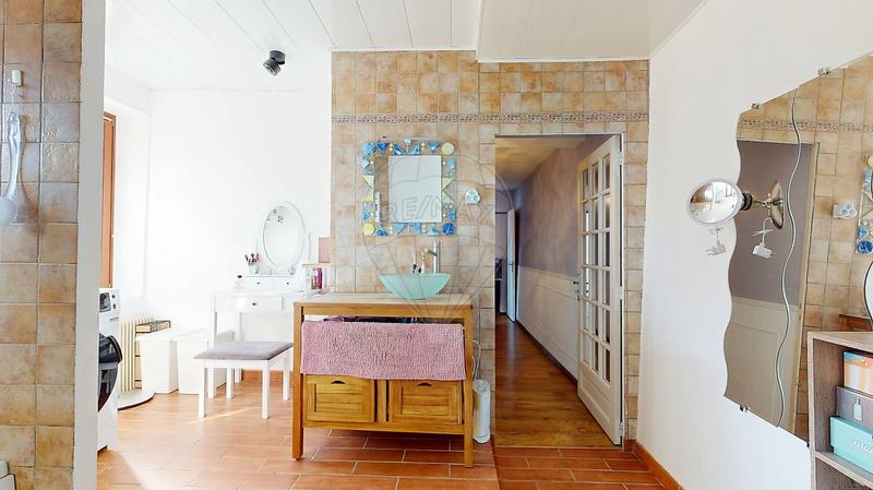 Maison - 96 m² - 5 pièces