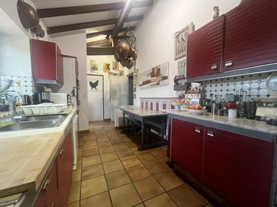 Maison - 230 m² - 8 pièces