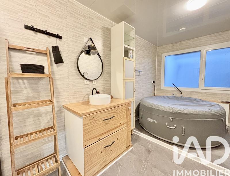 Maison - 200 m² - 7 pièces