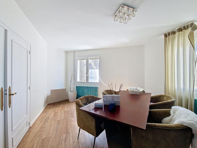 Maison - 430 m² - 8 pièces