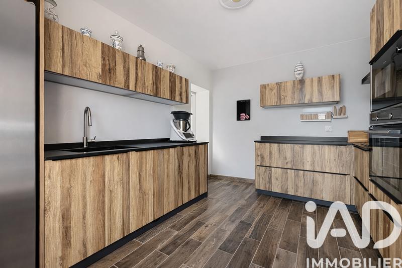 Maison - 189 m² - 8 pièces