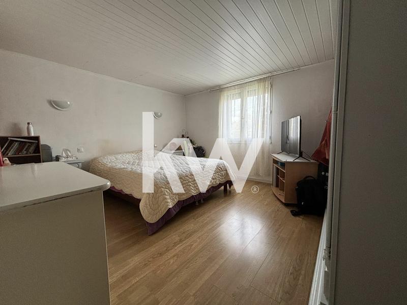 Maison - 150 m² - 8 pièces