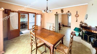 Maison - 129 m² - 10 pièces