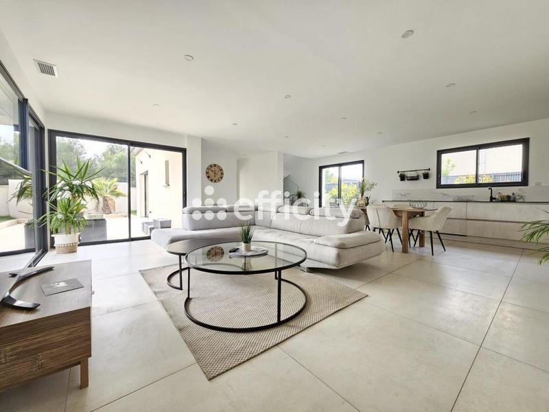 Maison - 138 m² - 5 pièces