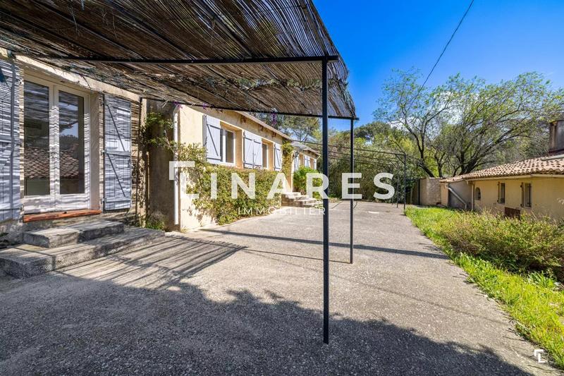 Maison - 300 m² - 7 pièces