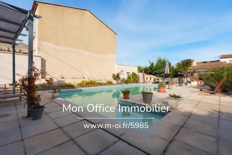 Maison - 210 m² - 6 pièces