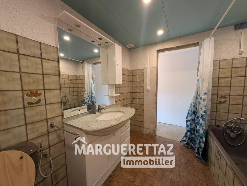 Maison jumelée - 84 m² - 5 pièces
