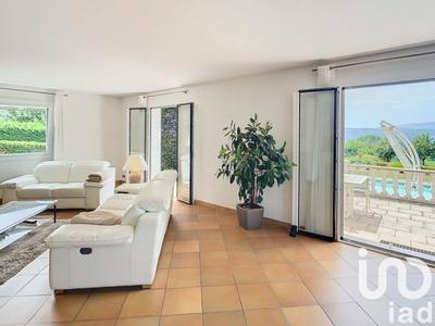 Maison - 205 m² - 6 pièces