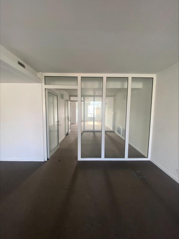 Bureau - 136 m²