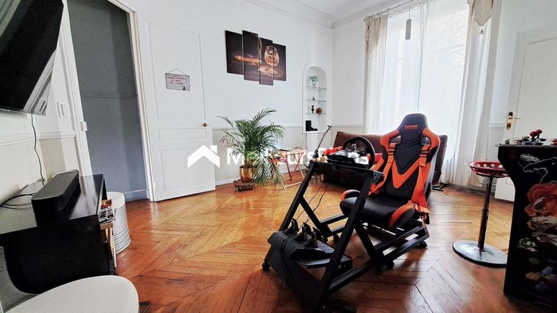 Maison - 320 m² - 10 pièces