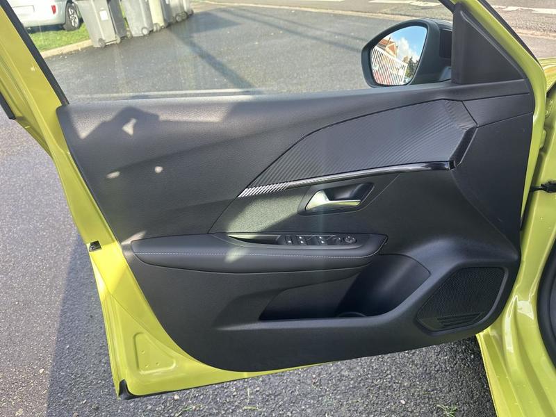 Peugeot 208 1.2 Turbo 100 Cv s&amp;S Style Bvm6 430 Kms !