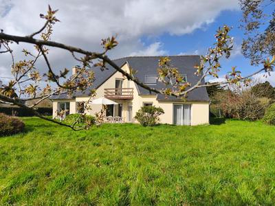 Maison - 197 m² - 9 pièces