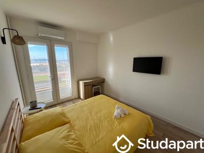 Chambre - 12 m² - 1 pièce