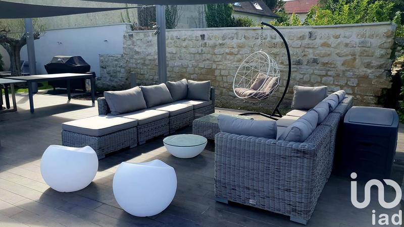 Maison - 330 m² - 8 pièces