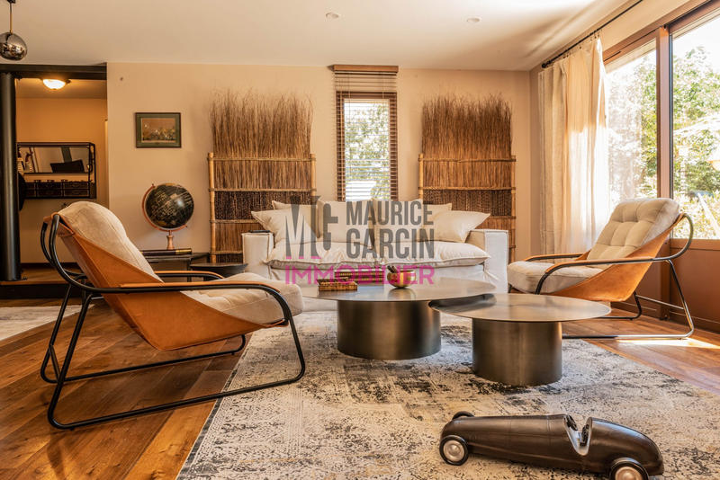 Maison - 200 m² - 8 pièces