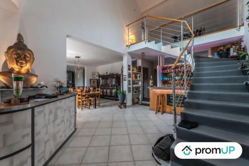 Maison traditionnelle - 380 m² - 10 pièces