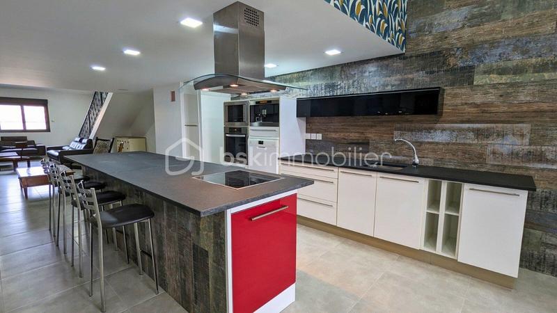 Immeuble - 1 900 m² - 30 pièces