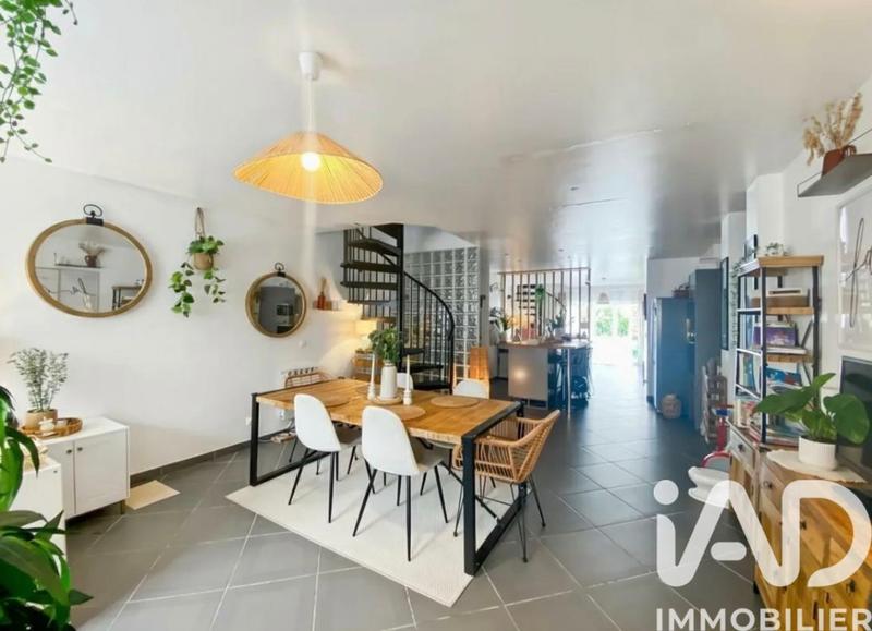 Maison - 107 m² - 5 pièces