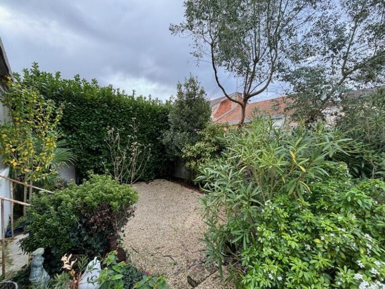 Maison traditionnelle - 122 m² - 6 pièces