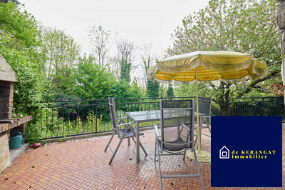 Maison traditionnelle - 230 m² - 8 pièces