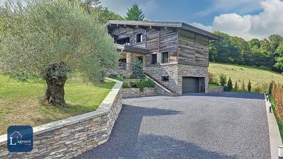 Maison - 219 m² - 7 pièces