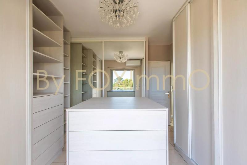 Maison - 334 m² - 8 pièces