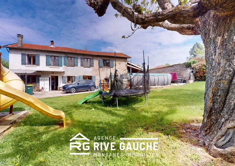 Maison traditionnelle - 208 m² - 8 pièces