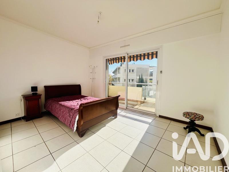 Appartement - 100 m² - 5 pièces