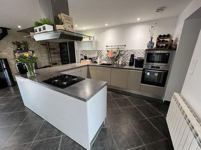 Maison traditionnelle - 119 m² - 4 pièces