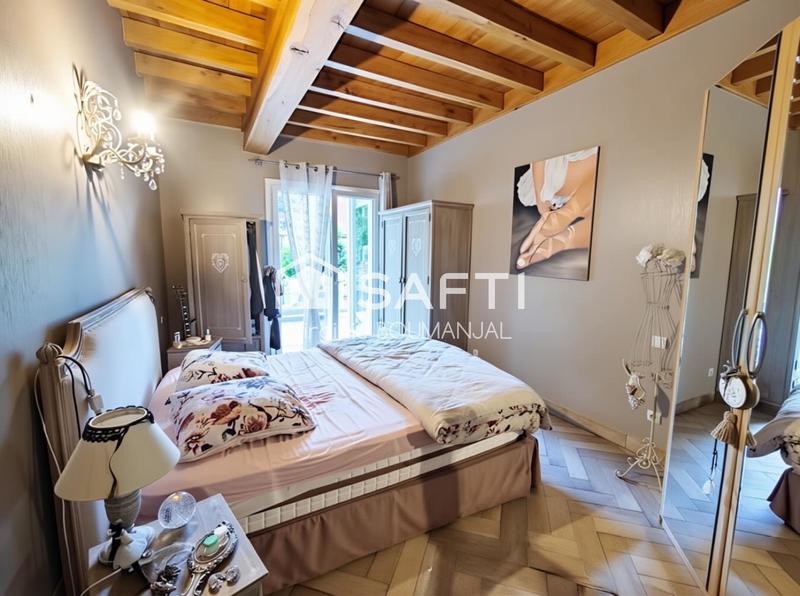 Maison - 221 m² - 6 pièces